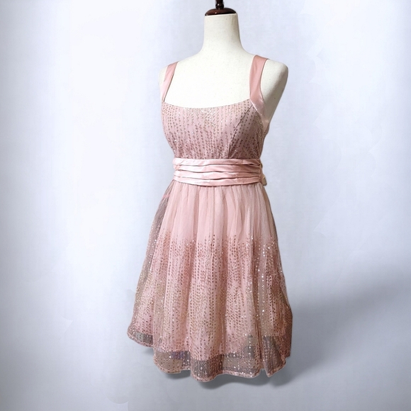 Windsor Soft Pink Short Cocktail Prom Party Dress with Gold Glitter Sparkle - Picture 4 of 17